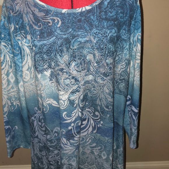 Stunning Winter swirl sweater tunic!😱😍 - Picture 2 of 3